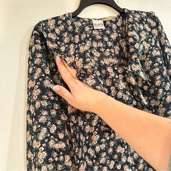 Vintage Floral Print Blouse with Ruffle Cascade Collar, Ruffle Sleeves, Large - Picture 6 of 8